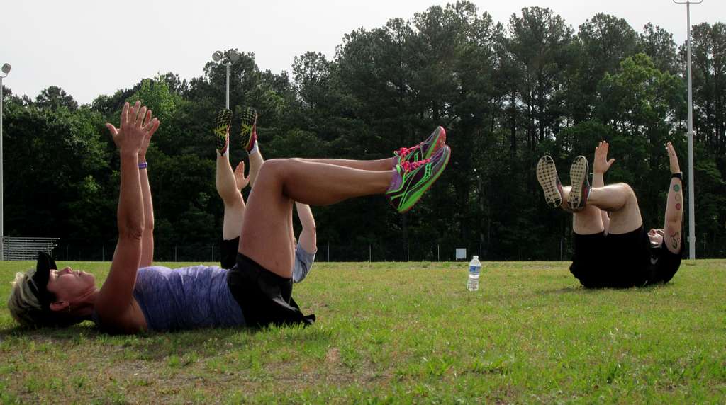 Workouts for a Flat Stomach: Use These Powerful Exercises to Reach Your Fitness Objectives Flat Stomach dead bug exercise